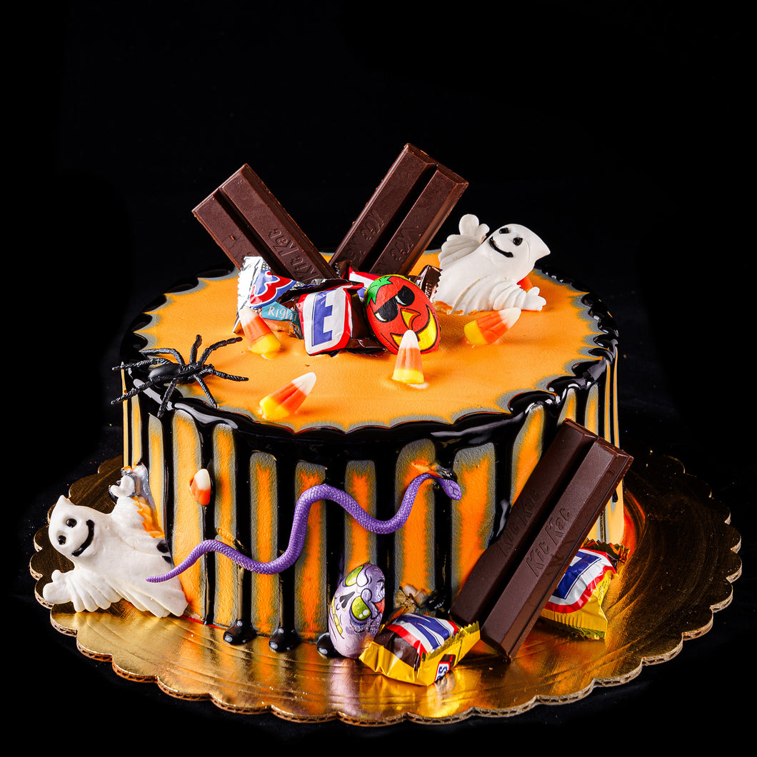 2023 Spooky Ghost Halloween Cake 1