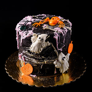 2023 Flying Ghosts Halloween Cake 8