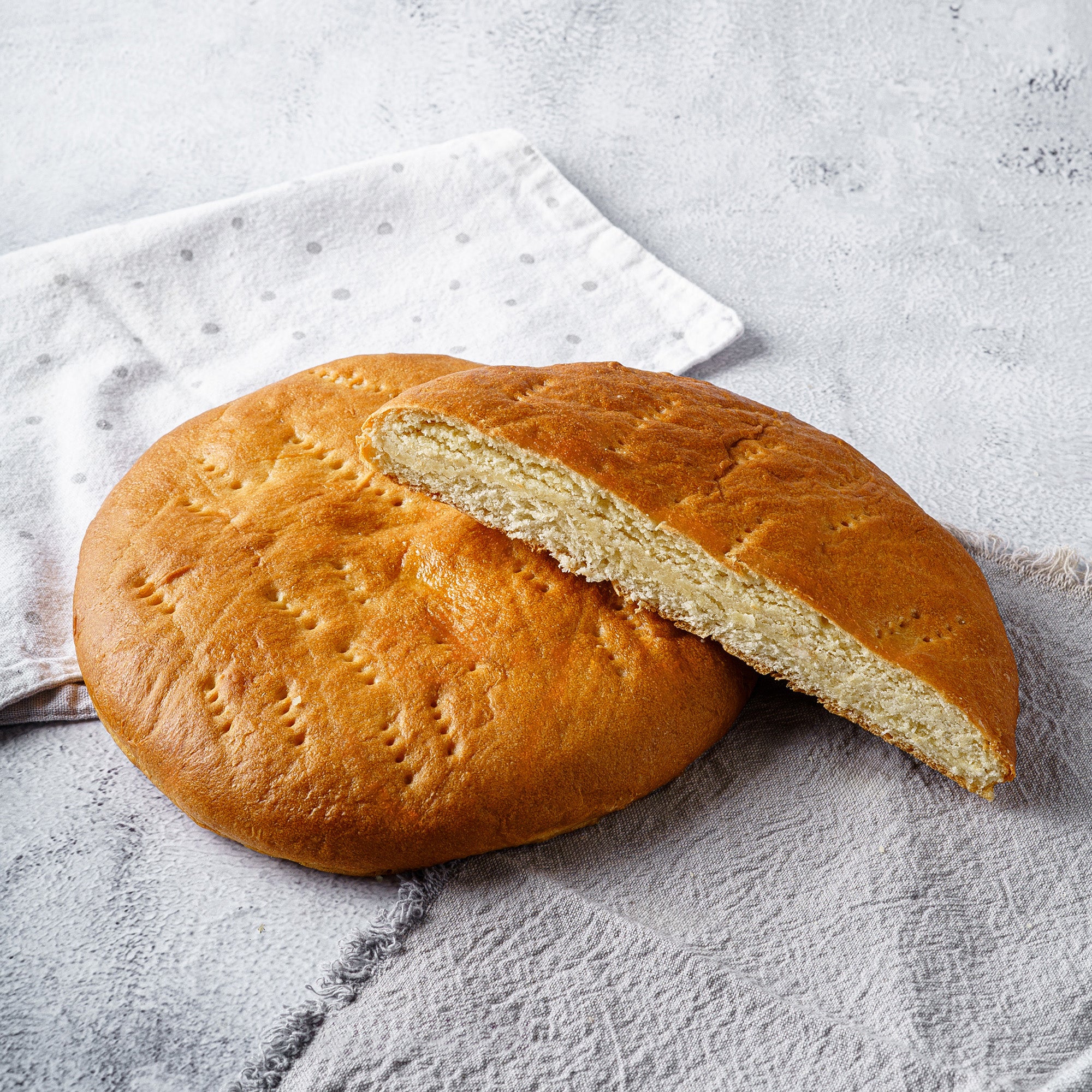 Round Gotta Art's Bakery Glendale | Round Gata