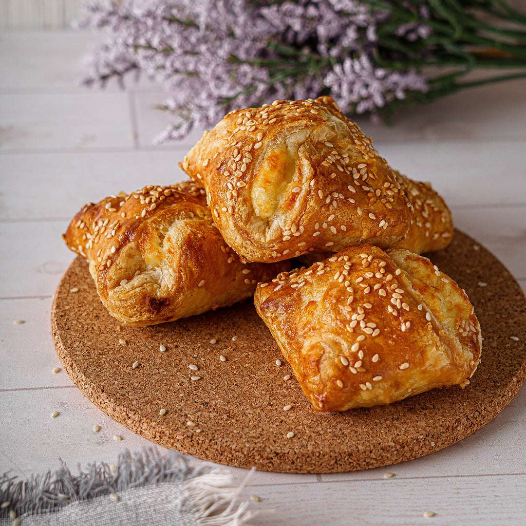 Small Cheese Khachapuri / Börek/Empanada
