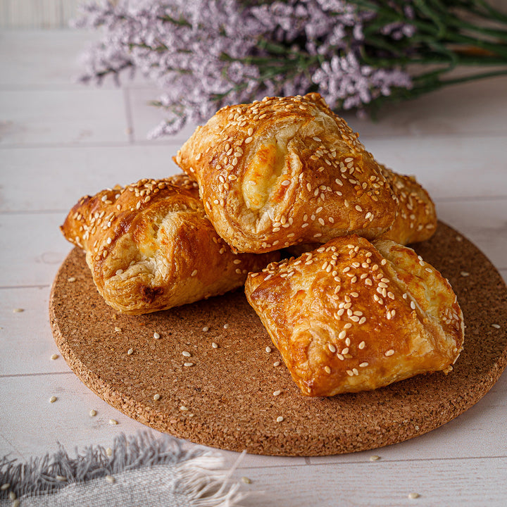 Small Cheese Khachapuri / Börek/Empanada
