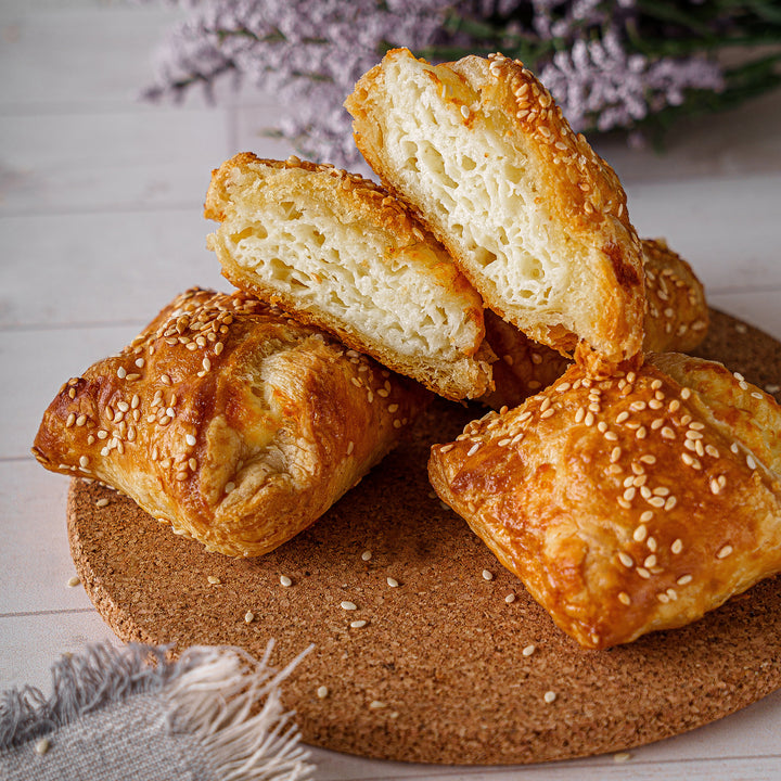 Small Cheese Khachapuri / Börek/Empanada